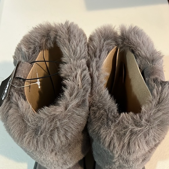 GBG LOS ÁNGELES WOMEN’S ALEYA.
FAUX SUEDE ANKLE BOOTS SIZE 8 Grey /silver. - Picture 4 of 6